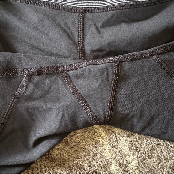 Lululemon Run For Your Life Crop 17” Leggings Black Stripe Waistband - Picture 7 of 10